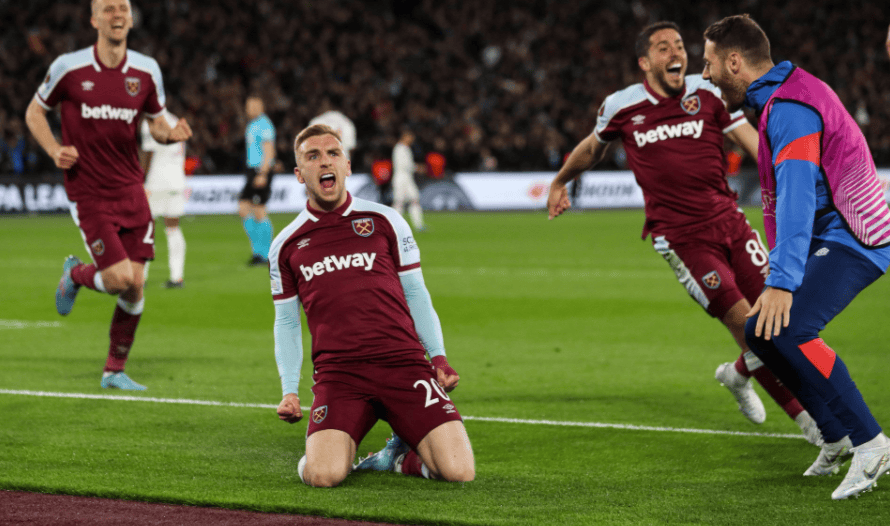 我留下！队报：海斯昨日向尼斯全队宣布将继续执教球队