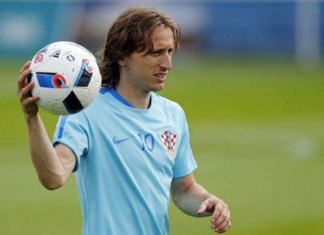 意媒：DV9受伤对尤文不一定是坏事，这将影响他明夏自由离队