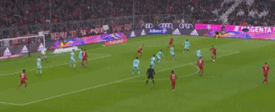 球员：你敢信？我都没看球门